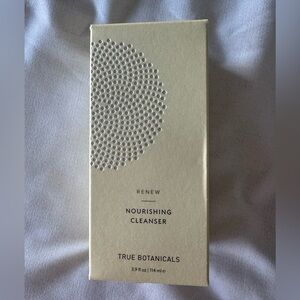 True Botanicals Renew Nourishing Cleanser NEW 3.9